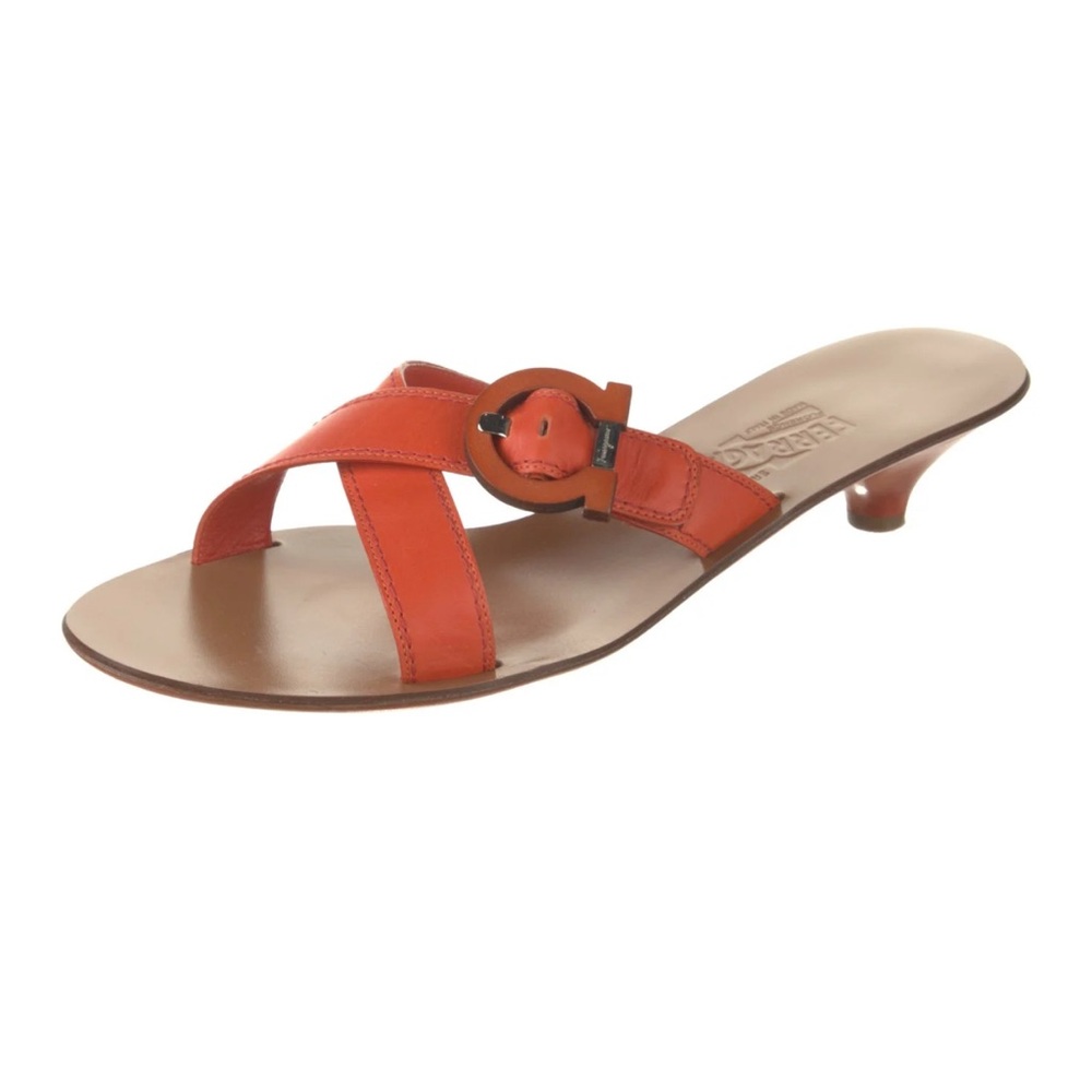 Salvatore Ferragamo Gancini Logo Orange Leather Kitten Heel Sandals Size: 9 AA